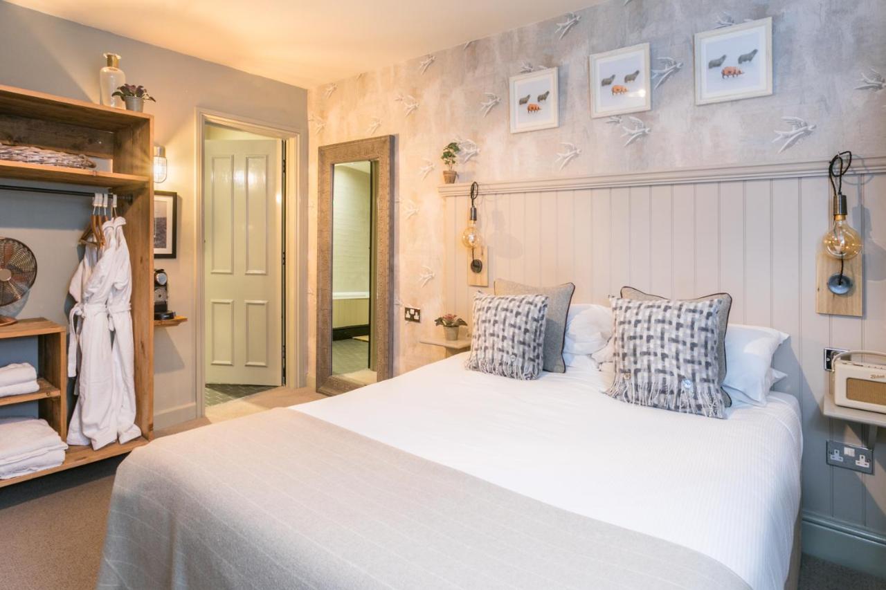 Hotel The Angel & Blue Pig Lymington Esterno foto