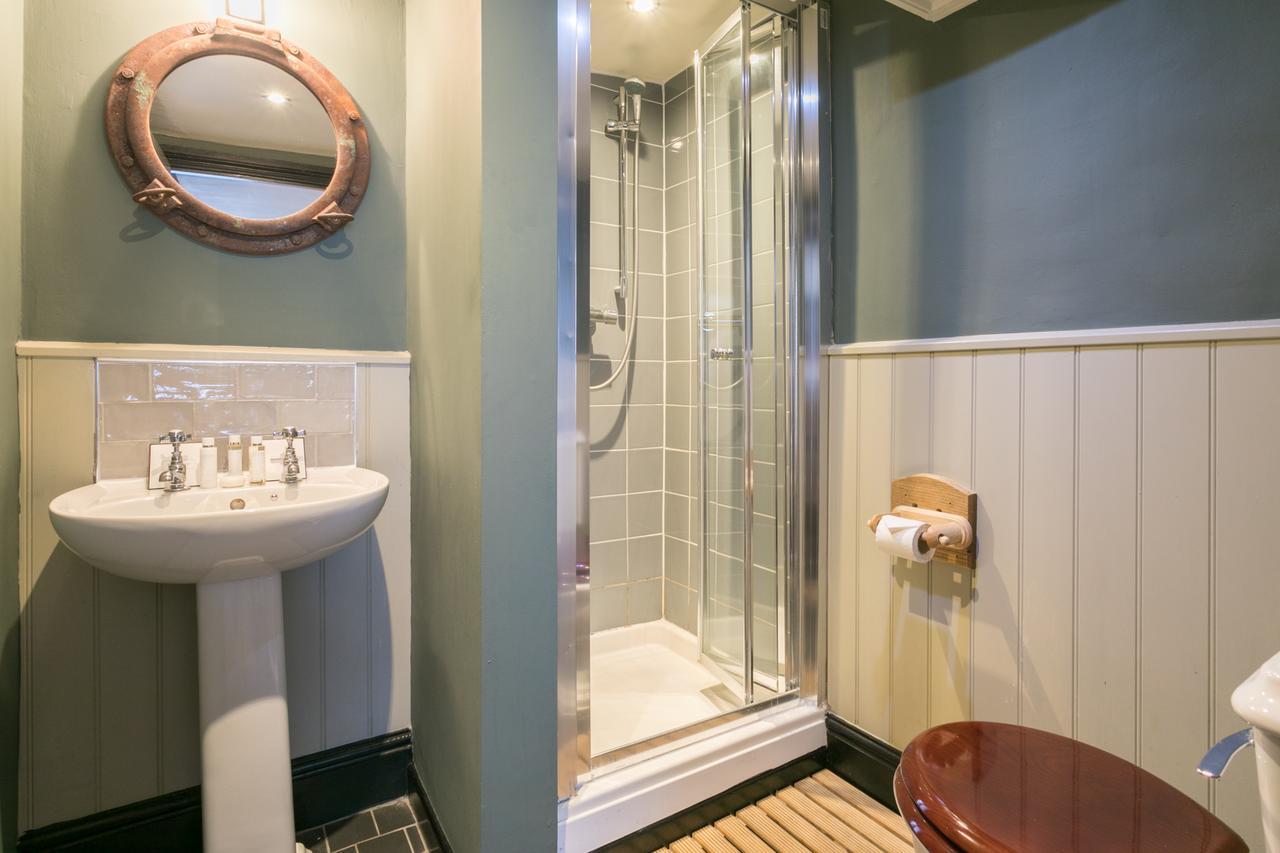 Hotel The Angel & Blue Pig Lymington Esterno foto